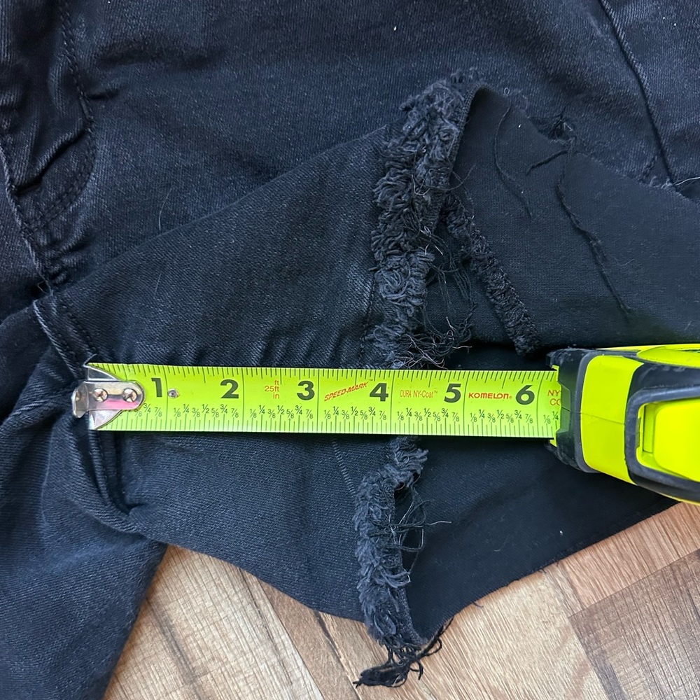 Judy Blue Black Jean Shorts - Picture 5 of 6
